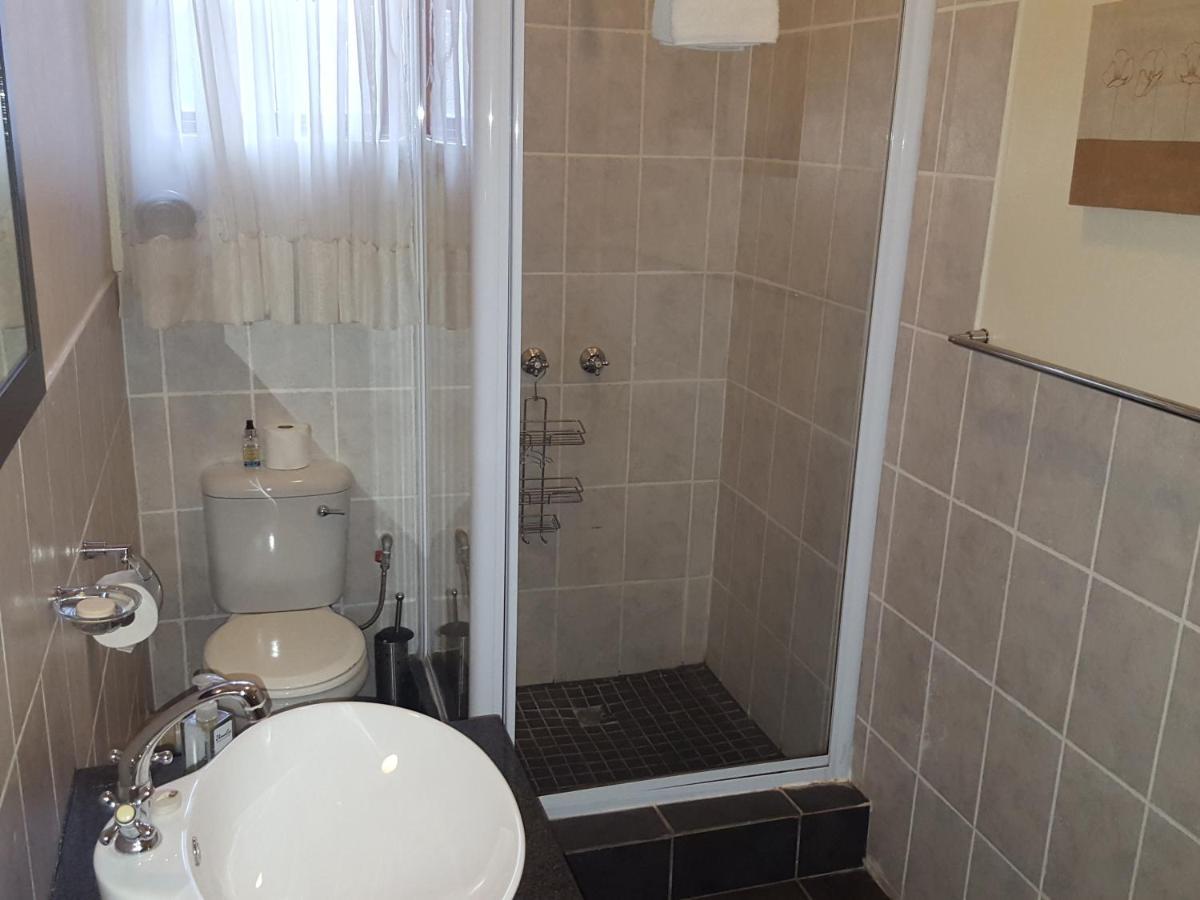 Bed and Breakfast Grace Place Bnb Претория Экстерьер фото