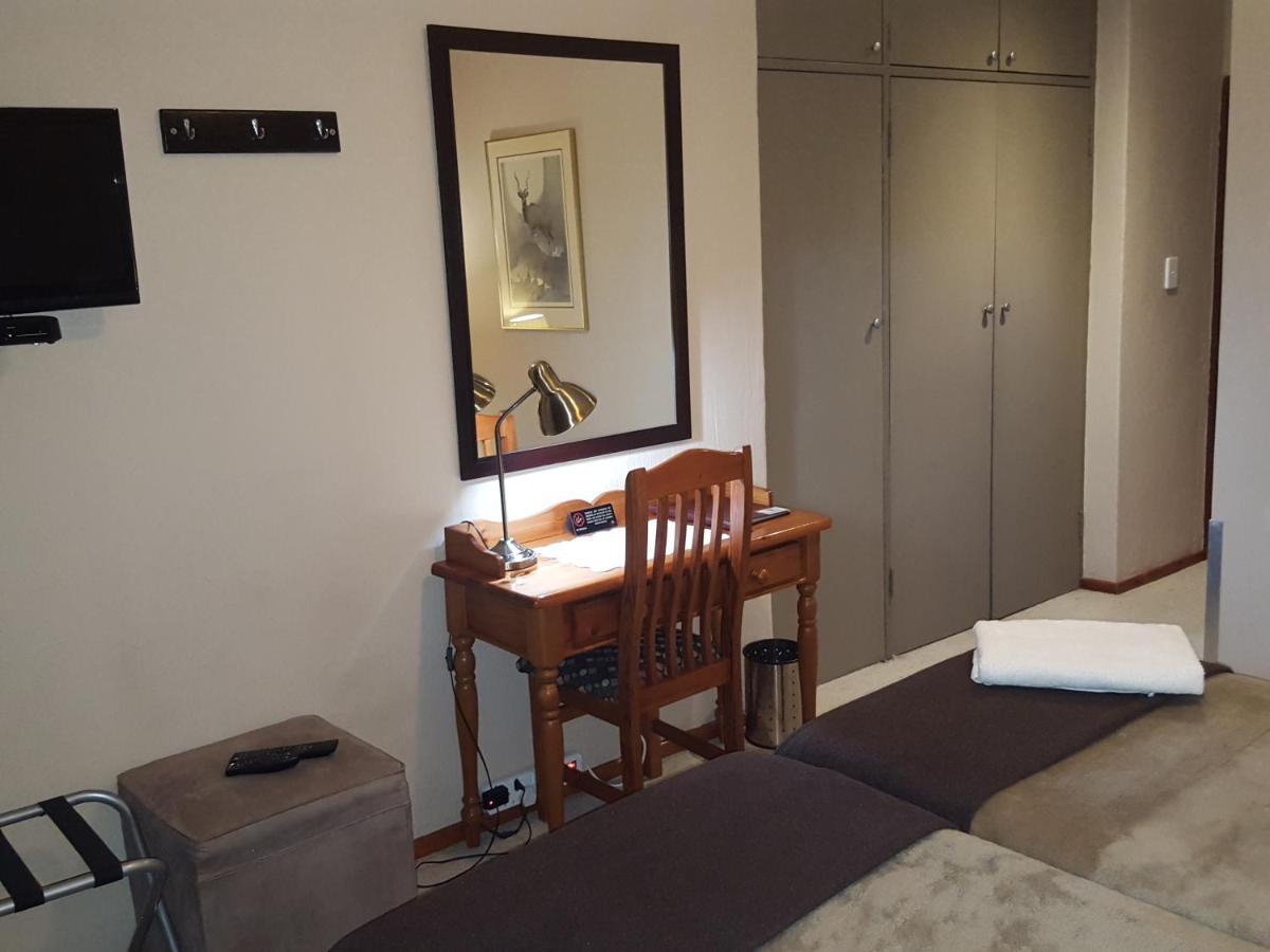 Bed and Breakfast Grace Place Bnb Претория Экстерьер фото