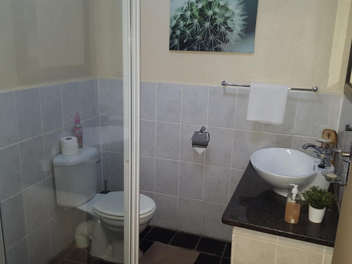 Bed and Breakfast Grace Place Bnb Претория Экстерьер фото